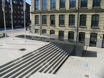 spejlbassin_ved_georg_jensens_solvsmedie_i_kobenhavn